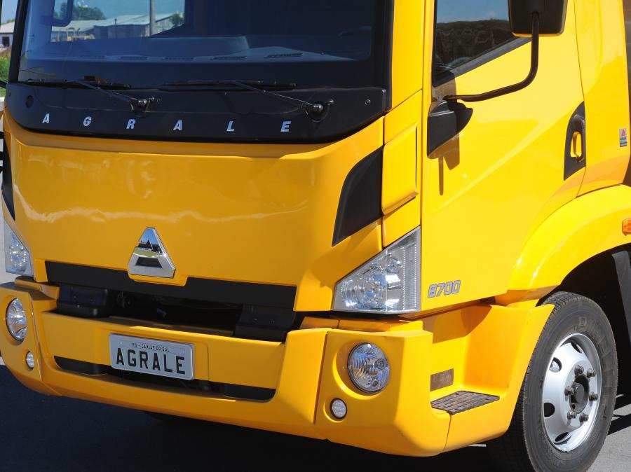 Детали экстерьера Agrale 8700 S 2011 года  (фото 14 из 15)